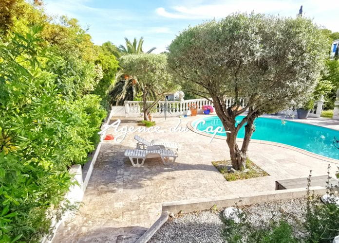 à vendre villa 5 chambres avec vue mer proche centre ville avec piscine et garage double, à saint aygulf (5)