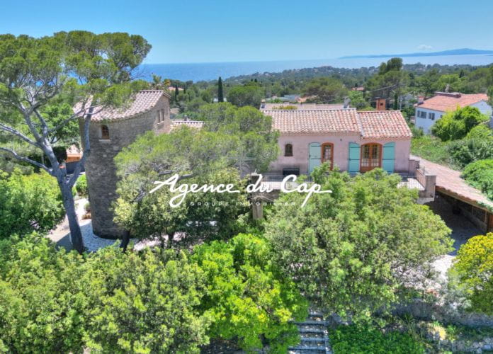 Boulouris villa de caractere  en pierre -vue degagee jusqu’a la mer (1)