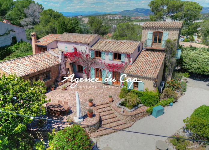 Boulouris villa de caractere  en pierre -vue degagee jusqu’a la mer (12)