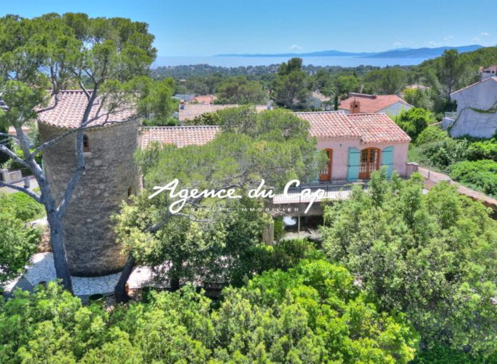 Boulouris villa de caractere  en pierre -vue degagee jusqu'a la mer