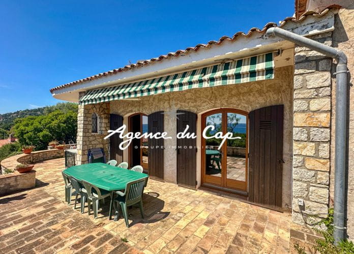 For sale villa “beaumont” with panoramic sea view on land of more than 2000 sqm, a few steps from the beaches of issambres (9)