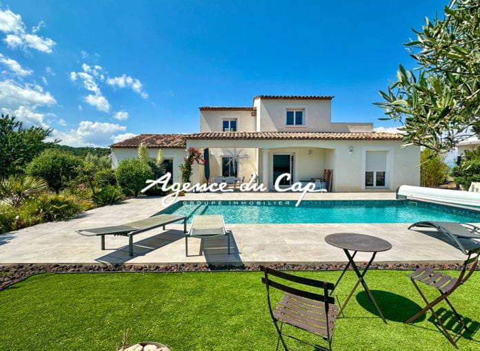 À vendre villa 6 pièces, 185 m² avec 4 chambres piscine et garage, à saint-aygulf