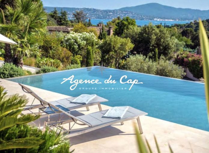 Villa contemporaine a vendre 292 m2 vue mer a Grimaud