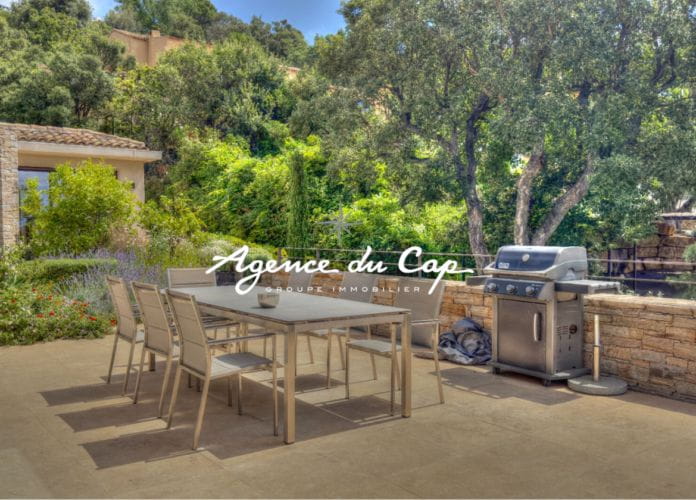 Villa contemporaine a vendre 292 m2 vue mer a grimaud (10)