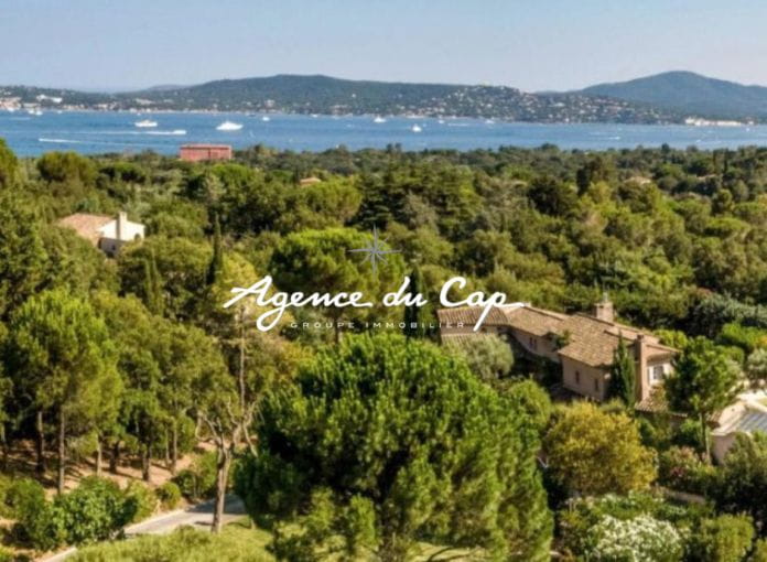 Villa contemporaine a vendre 292 m2 vue mer a Grimaud