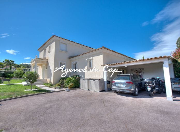 Villa st raphael , 5 pieces, 180 m2+ annexes, mer et golf