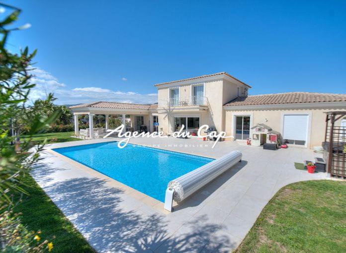 Villa st raphael , 5 pieces, 180 m2+ annexes, mer et golf