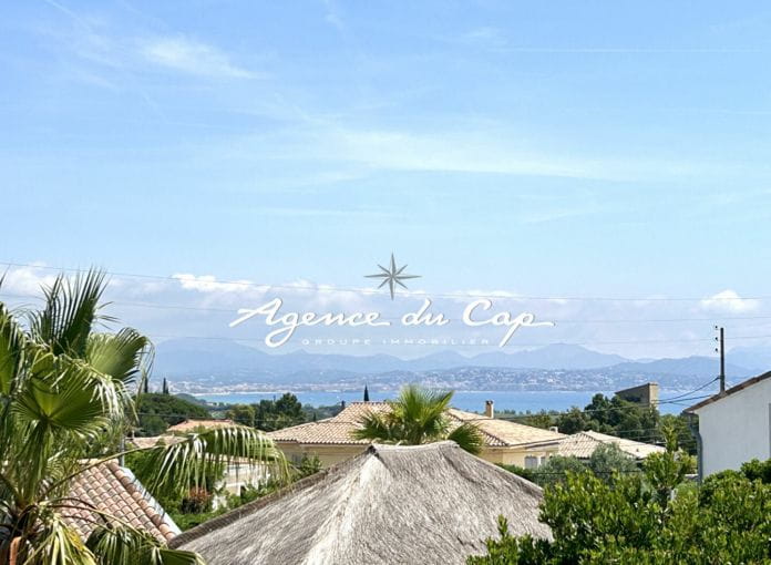 For sale villa of 150sqm sea view with 4 bedrooms, quietly located in the saint aygulf area