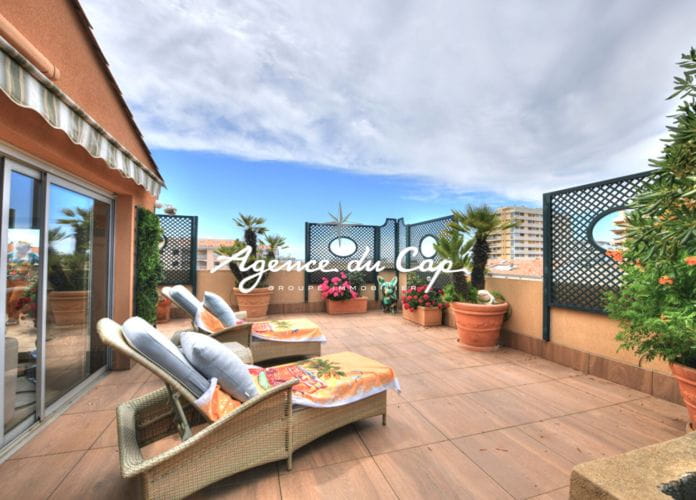 Appartement villa toit en dernier etage  3 pieces vue mer, 99 m² de terrasse et garage (1)