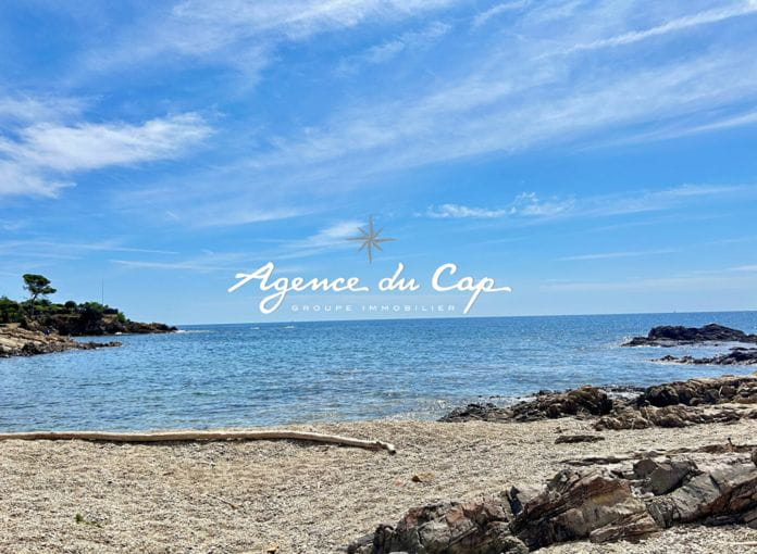 A vendre appartement t2 vue mer à 100 m des plages - saint-aygulf