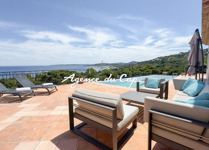 A vendre villa 8 pieces de 160m2  magnifique vue mer proche de plages sainte maxime (1)