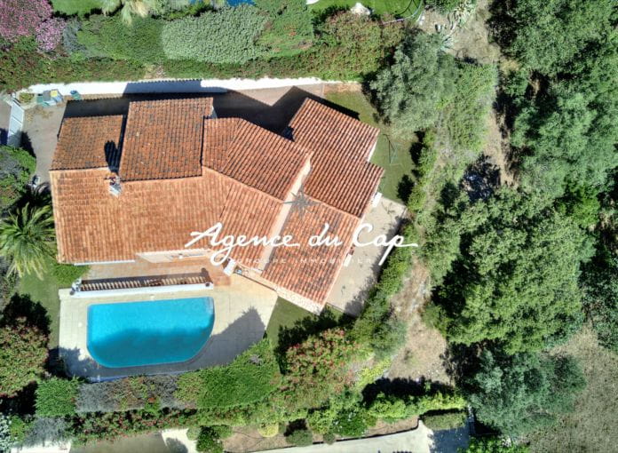 Villa 5 pieces a vendre avec piscine proche golf de Valescure a Saint-Raphaël