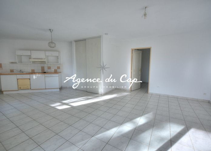 2 room apartment on ground floor 46 m2 saint raphael near the center (7)