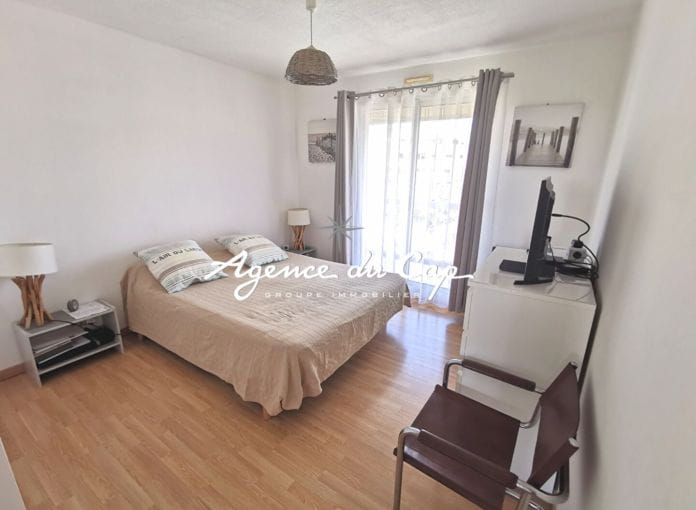 Compromis signé - appartement vue mer avec piscine, 2 chambres et 2 terrasses a saint aygulf