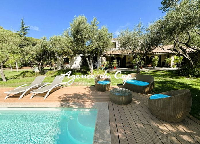 Superbe propriete avec 4 chambres piscine et tennis roquebrune (1)