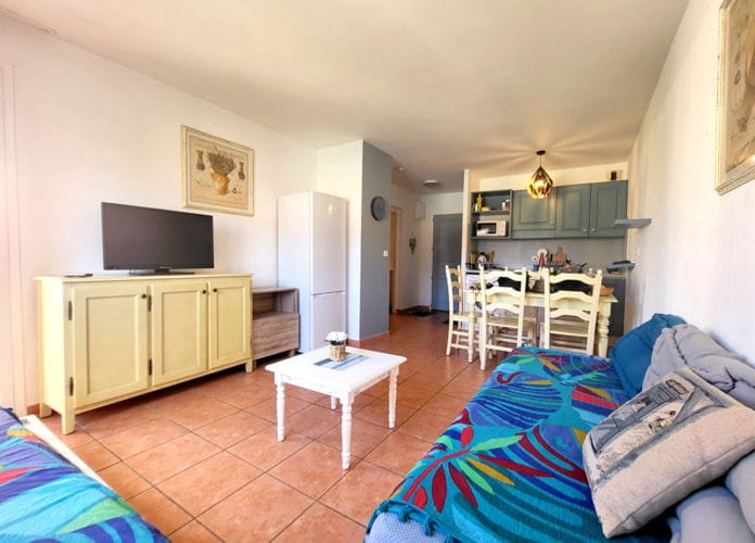 à vendre appartement 2 pieces de 36m² dans une résidence sécurisée avec piscine, aux issambres (5)