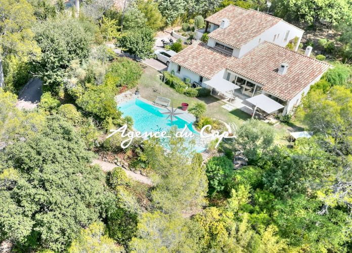 Magnifique villa d’architecte de 200m² avec piscine et aucun vis a vis proche des golfs et des commerces (17)