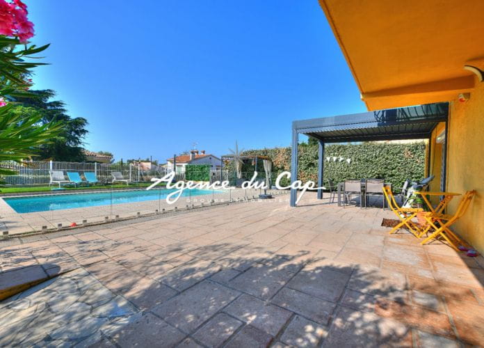 Villa saint raphael 7 pièce(s) 180 m2 (0)