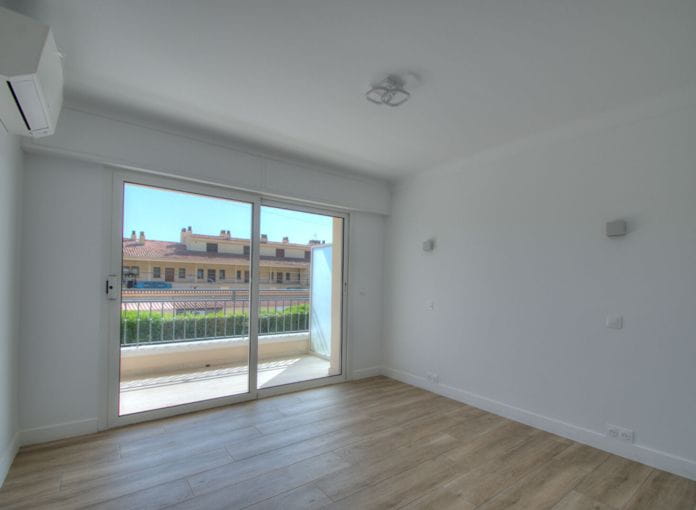 Appartement vue mer 3 pieces 56m² terrasse calme garage plages et commerces a 100 m