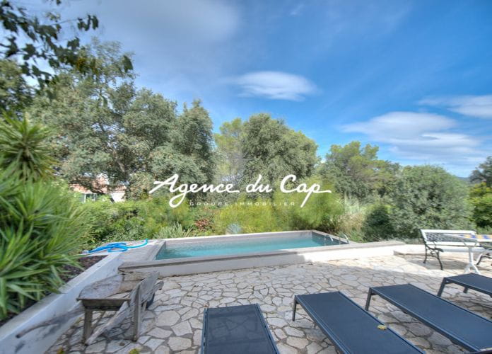 Belle vue degagee sur l’esterel villa 7 pièce(s) 180 m2 avec piscine garage proche golfs (13)