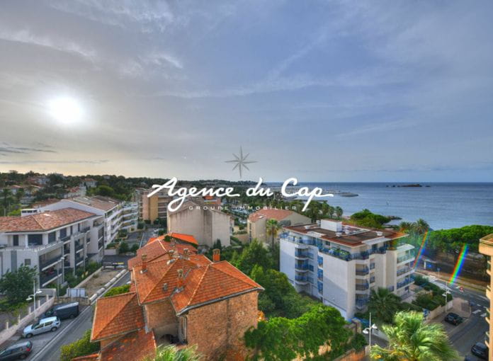 Appartement vue mer dernier etage terrasse garage Saint-Raphaël centre mer  a pieds