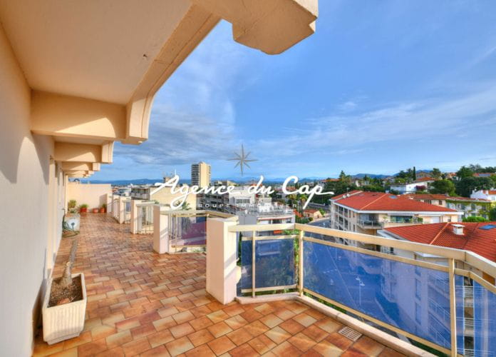 Appartement vue mer dernier etage terrasse garage saint raphael centre mer  a pieds (2)