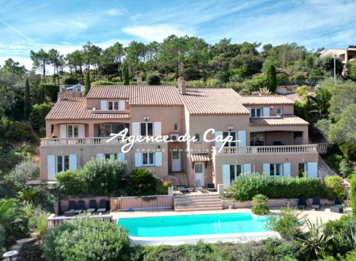 Villa Saint-Raphaël 10 pièce(s) 282 m2