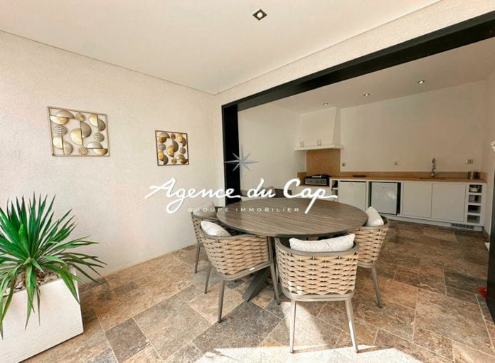 For sale contemporary villa with double garage swimming pool outdoor kitchen, Sainte Maxime