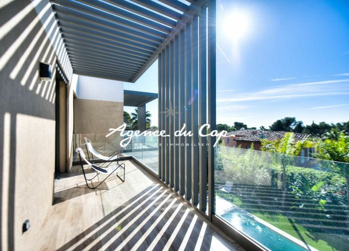 Contemporary 4-room villa in a quiet area near the sea with pool in saint raphael les plaines (12)