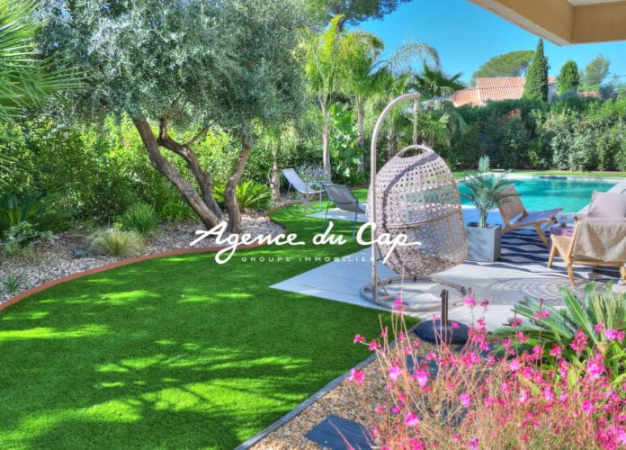 Contemporary 4-room villa in a quiet area near the sea with pool in saint raphael les plaines (16)