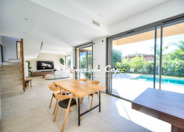 Contemporary 4-room villa in a quiet area near the sea with pool in saint raphael les plaines (6)