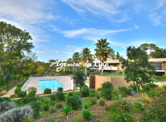 Superbe appartement 4 pieces de standing residence avec parc et piscine Valescure au calme Saint-Raphaël