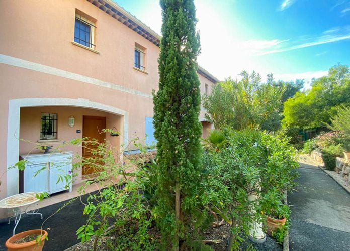 Les issambres villa a vendre 3 pieces a pied des plages avec piscine garage et place de parking (8)