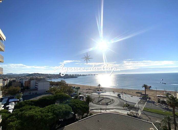 Appartement 4 pieces vue mer etage eleve face a la mer Fréjus plage