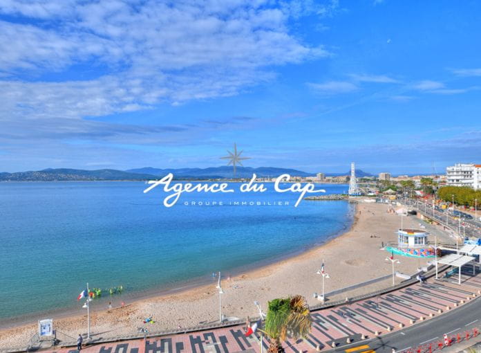 Appartement  3 pieces terrasse face aux plages vue mer panoramique  Saint-Raphaël centre parking privatif et cave