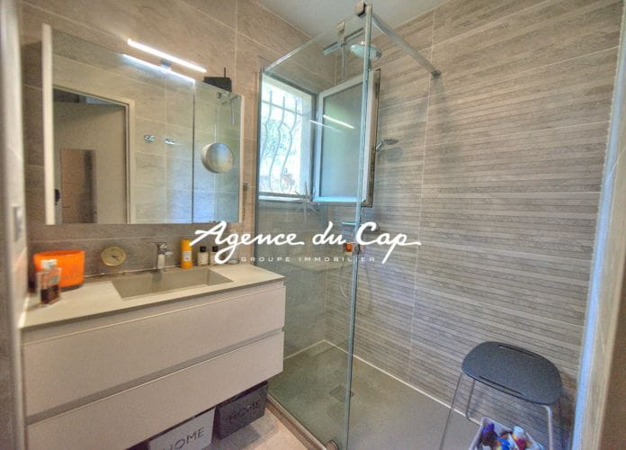 3 room apartment on the top floor in a residence with pool avalescure golf view (6)