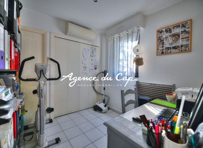 Appartement spacieux a vendre 4 pieces entre centre ville et golf avec parkings et gararge