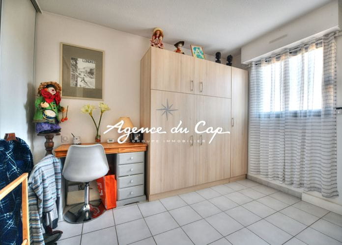 Appartement spacieux a vendre 4 pieces entre centre ville et golf avec parkings et gararge (9)