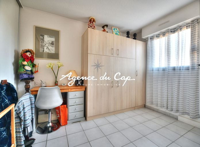 Appartement spacieux a vendre 4 pieces entre centre ville et golf avec parkings et gararge