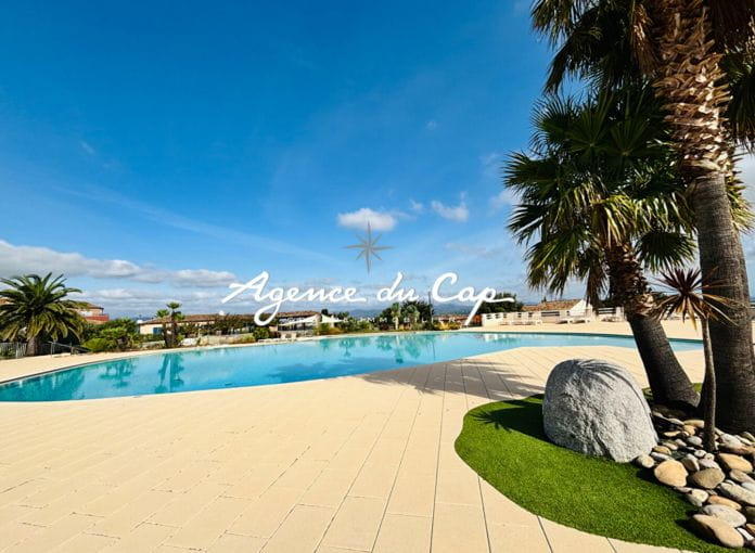 Appartement  2 pieces  avec vu panoramique et terrasse au golf resort de Roquebrune-sur-Argens