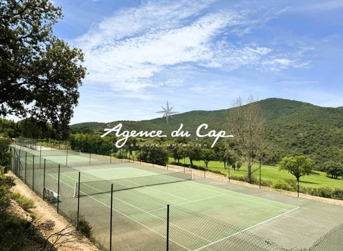 Appartement  2 pieces  avec vu panoramique et terrasse au golf resort de Roquebrune-sur-Argens