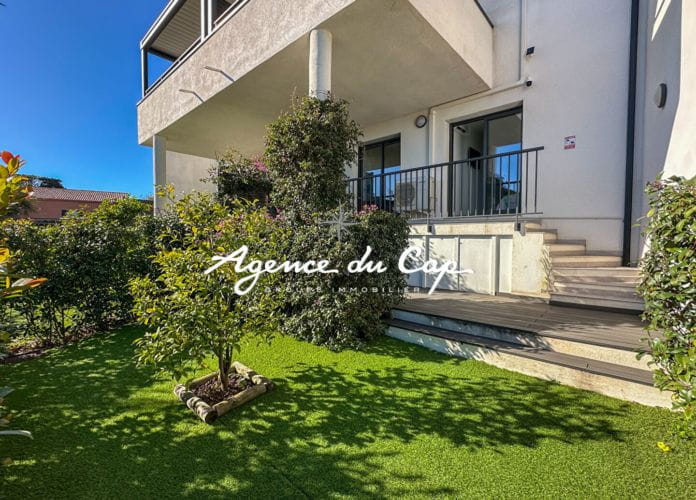 à vendre appartement avec vue mer 2 chambres, à proximité des plages et du centre des issambres (1)