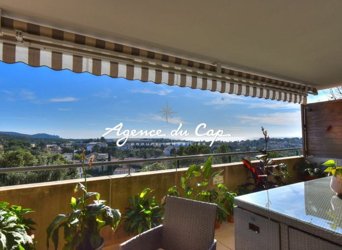 Beautiful 3-room apartment of 74sqm with large terrace and garage Saint-Raphaël Boulouris