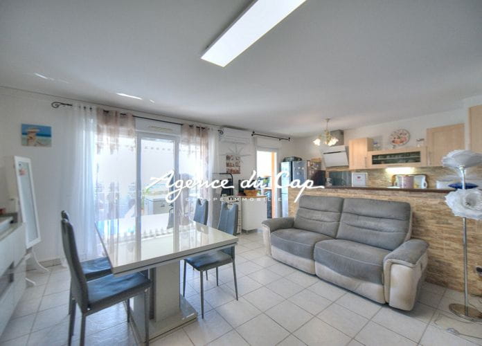 Beautiful 3-room apartment of 74sqm with large terrace and garage saint raphael boulouris (4)