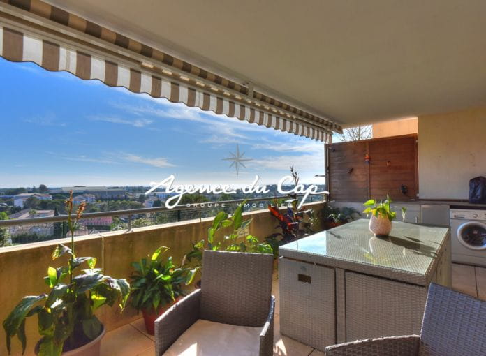 Beautiful 3-room apartment of 74sqm with large terrace and garage Saint-Raphaël Boulouris