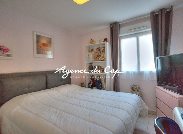 Beautiful 3-room apartment of 74sqm with large terrace and garage Saint-Raphaël Boulouris