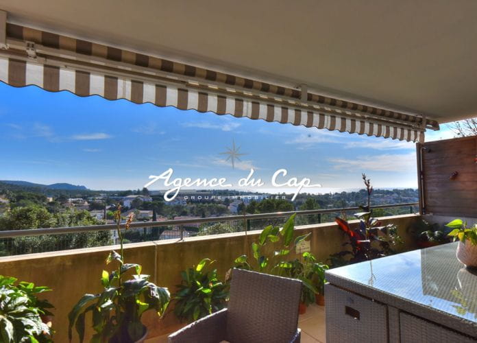 Bel appartement 3 pieces de 74m² avec grande terrasse et garage saint raphael boulouris (10)