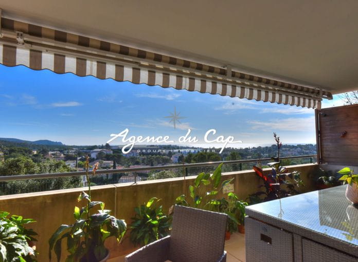 Bel appartement 3 pieces de 74m² avec grande terrasse et garage Saint-Raphaël Boulouris