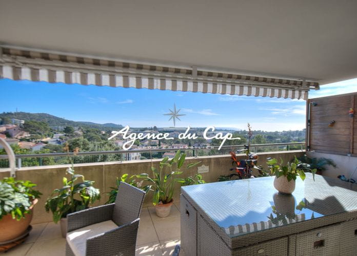 Bel appartement 3 pieces de 74m² avec grande terrasse et garage saint raphael boulouris (15)