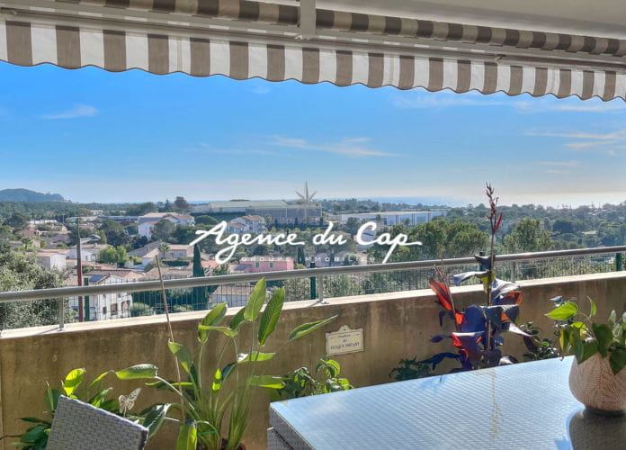 Bel appartement 3 pieces de 74m² avec grande terrasse et garage saint raphael boulouris (0)